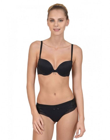 caroline-22165-blackfront