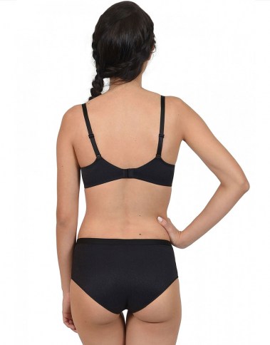 caroline-22166-blackback
