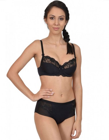 caroline-22166-blackfront